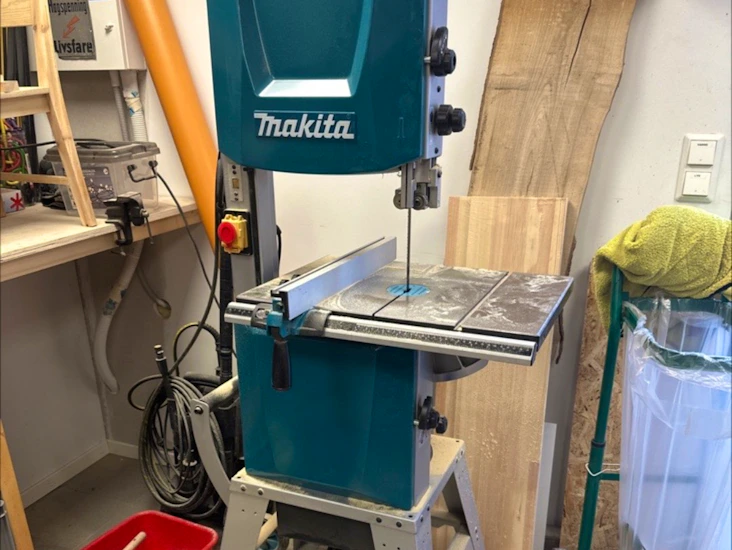Makita båndsag