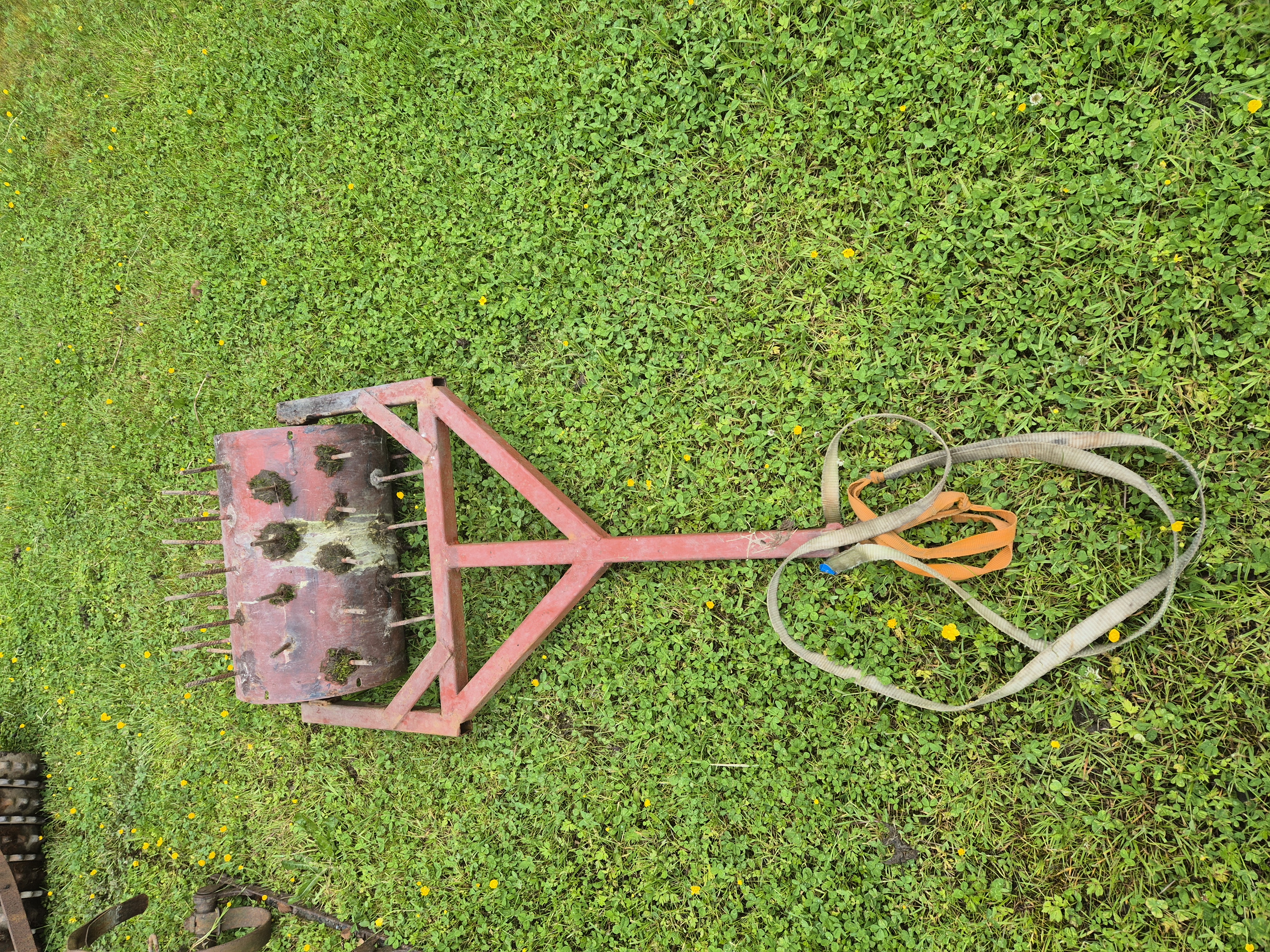 Gräsmatteluftare, vält