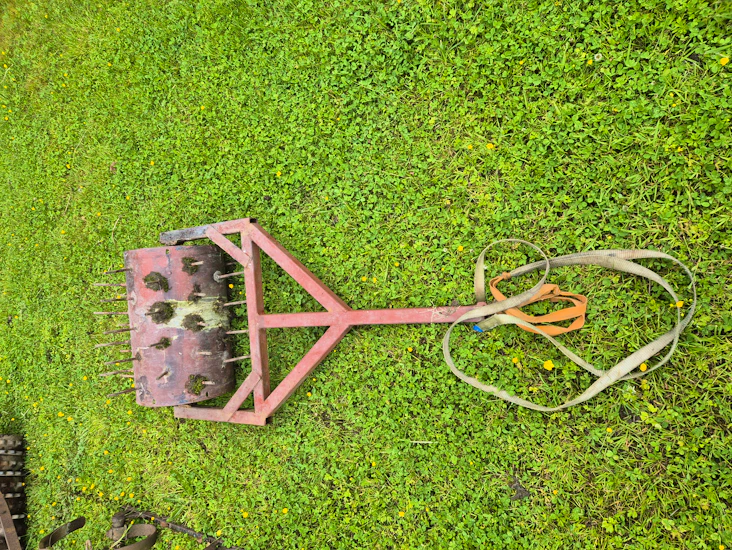 Gräsmatteluftare, vält