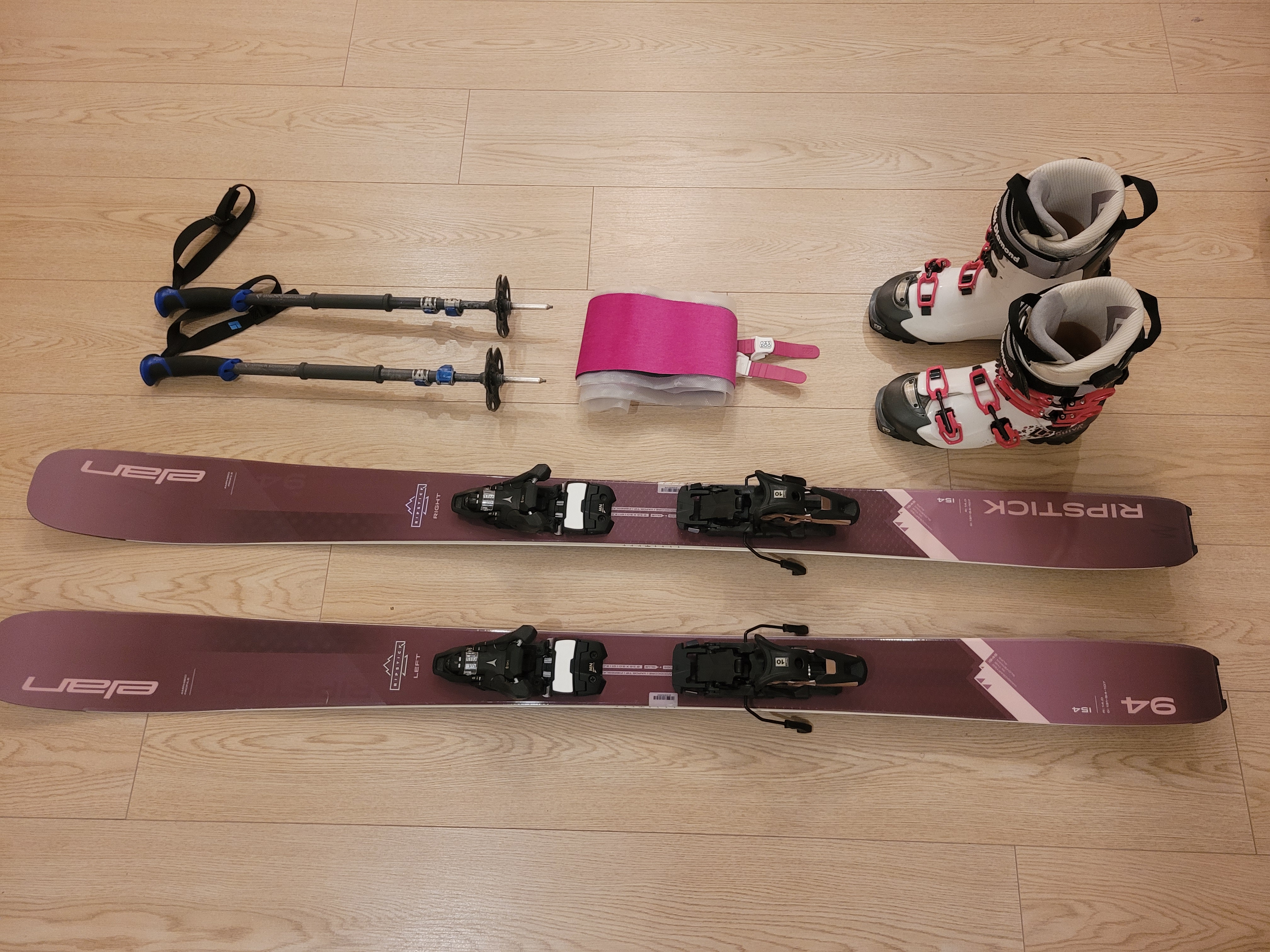 Naisten vapaalaskusetti n. 160cm laskijalle