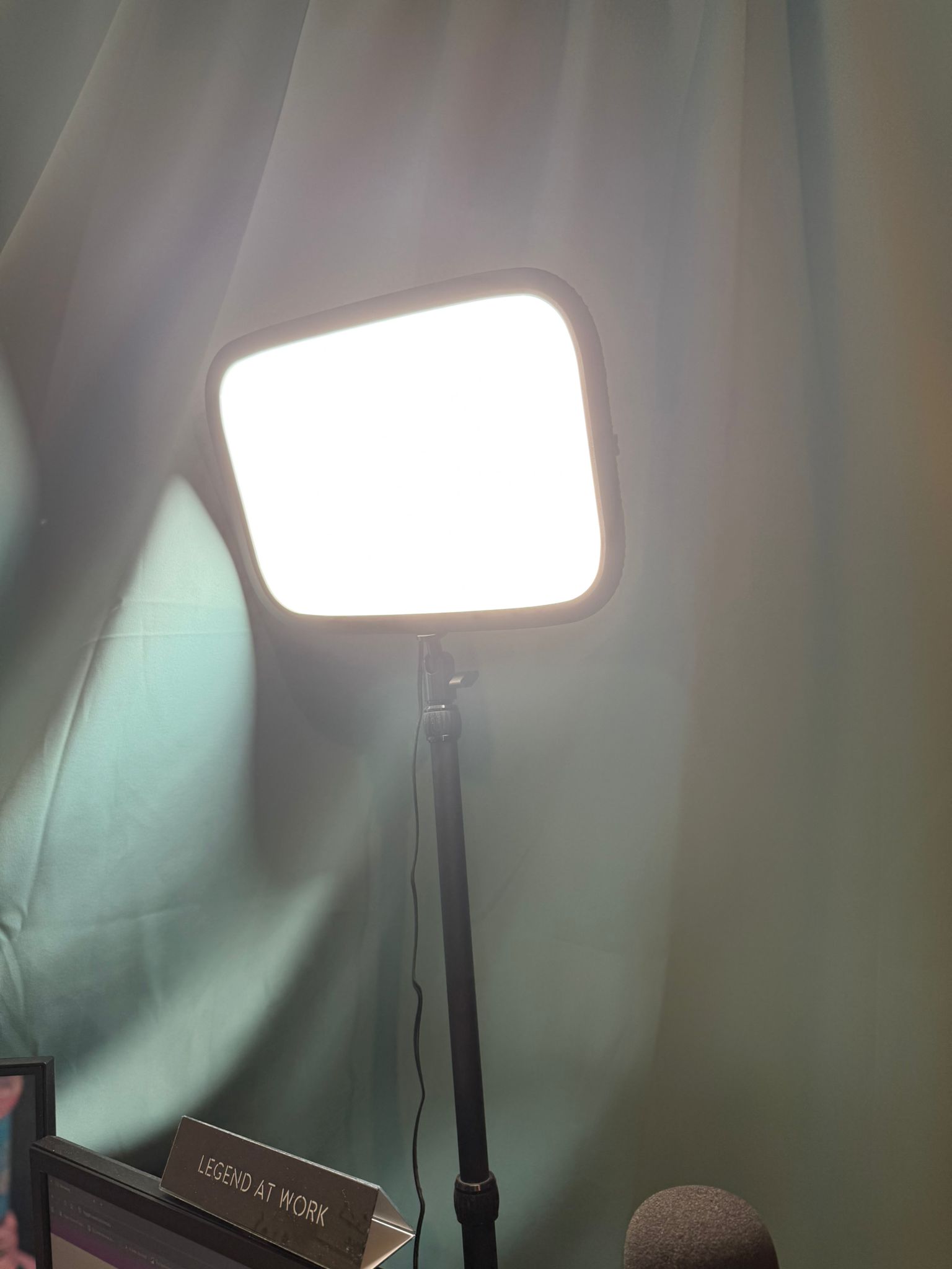 Elgato key light + clamp - professional 2800 lumens studio light with desk clamp for photoshoots, recording, video conferences and streaming