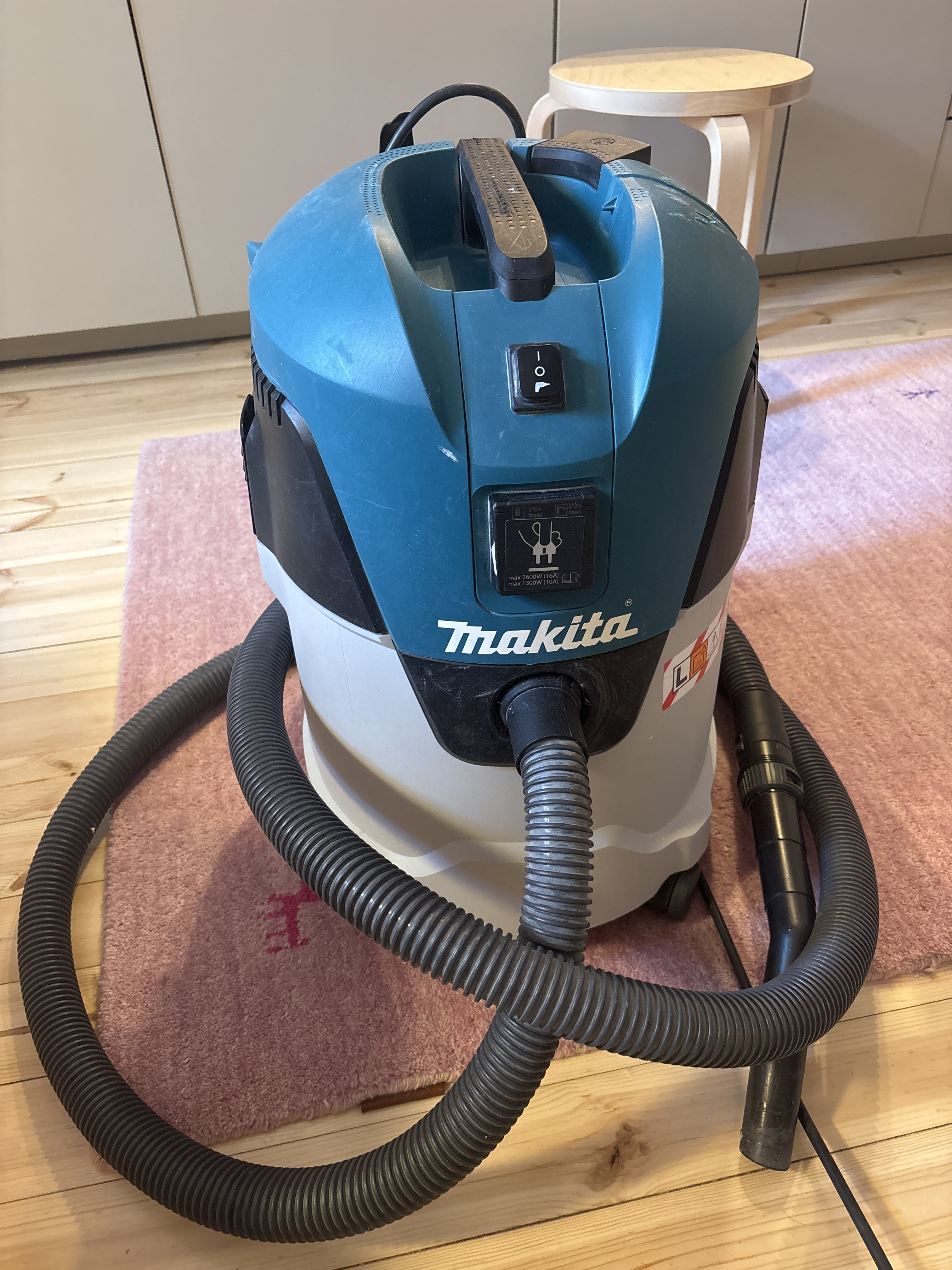 Makita vc2512l märkä-/kuivaimuri
