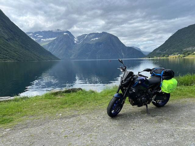 Yamaha mt 09 2023 - akrapovic