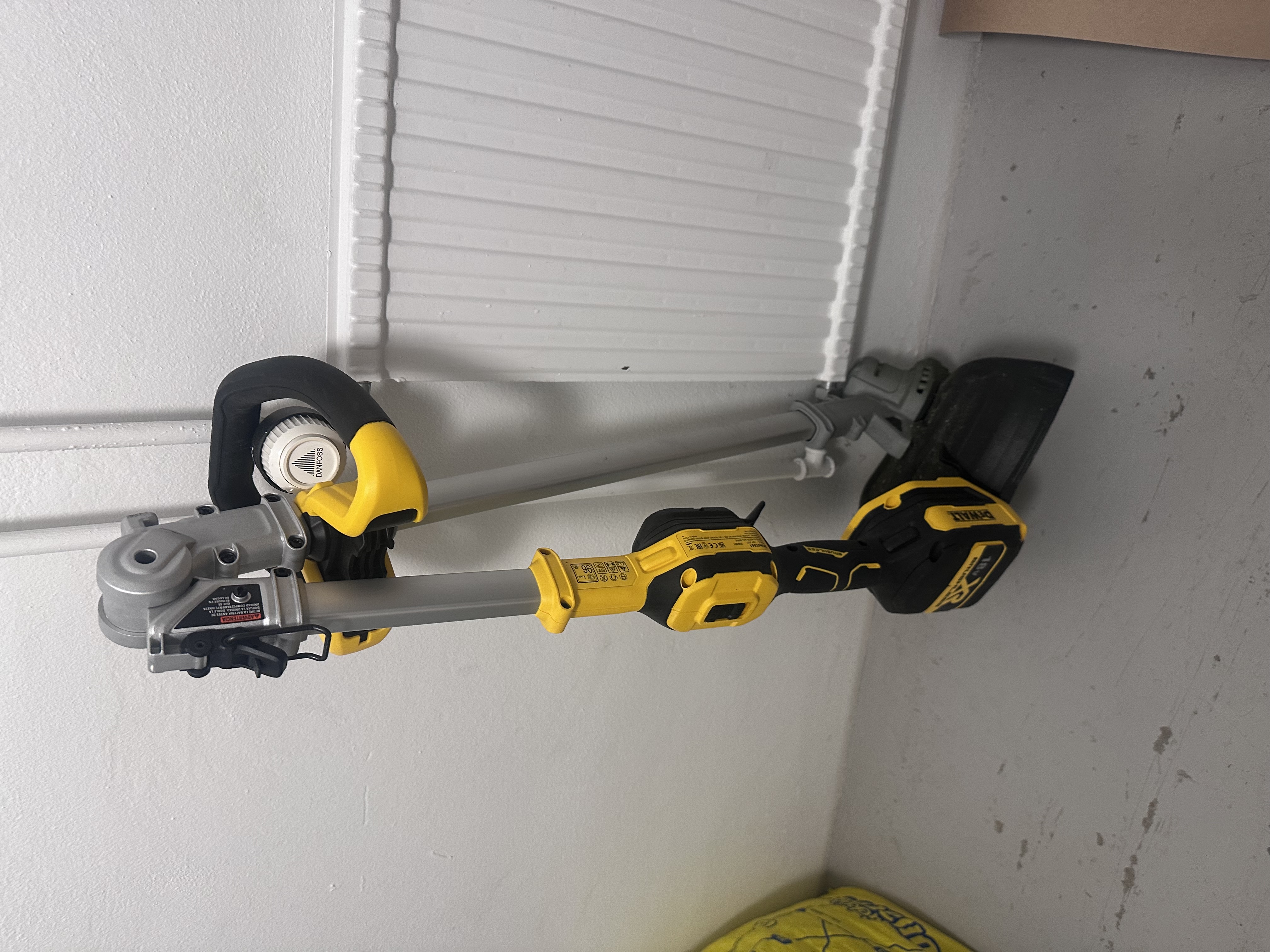 Grästrimmer dcmst561