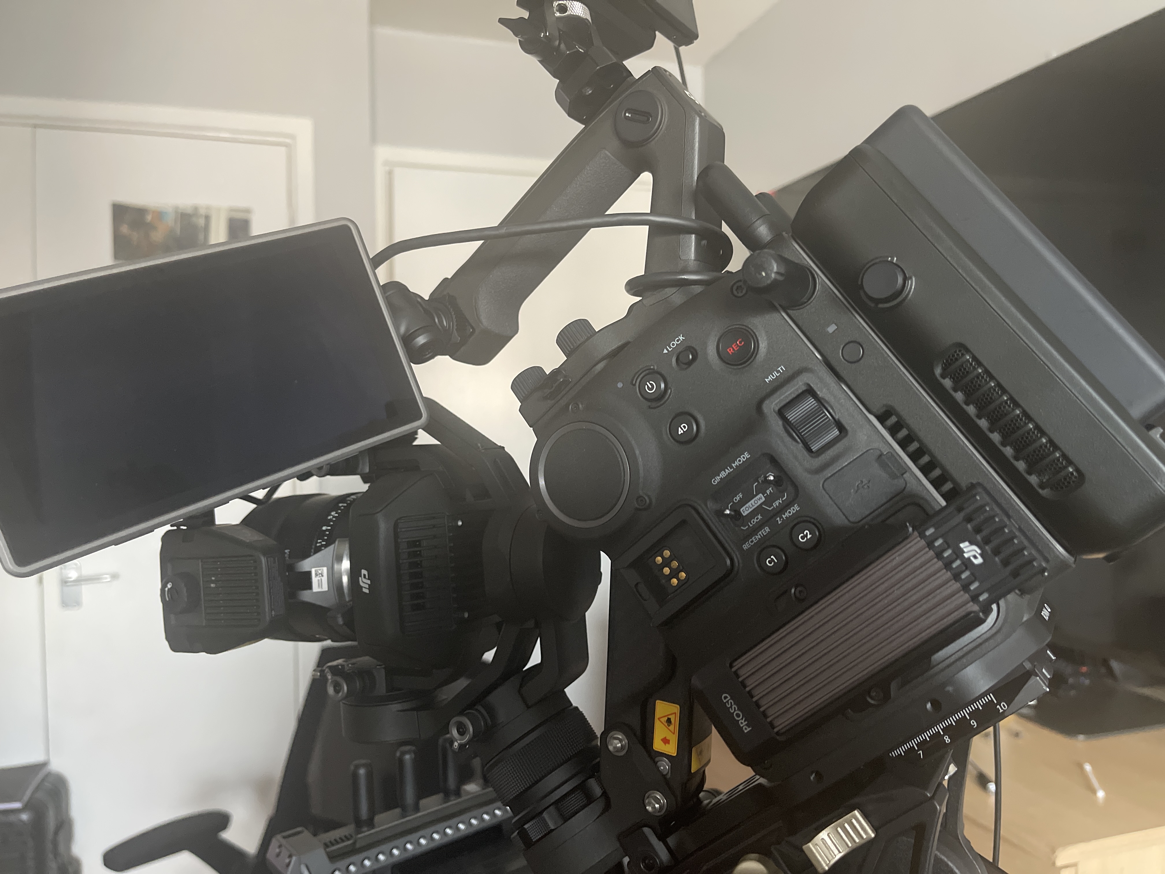 Dji ronin 4d 6k bundle with dji high bright monitor + 3 prime lenses 