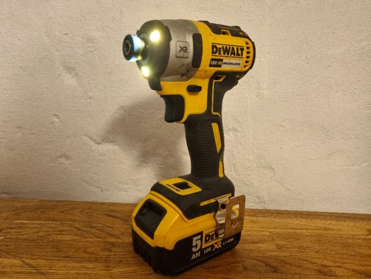 Dewalt børsteløs slagskrutrekker
