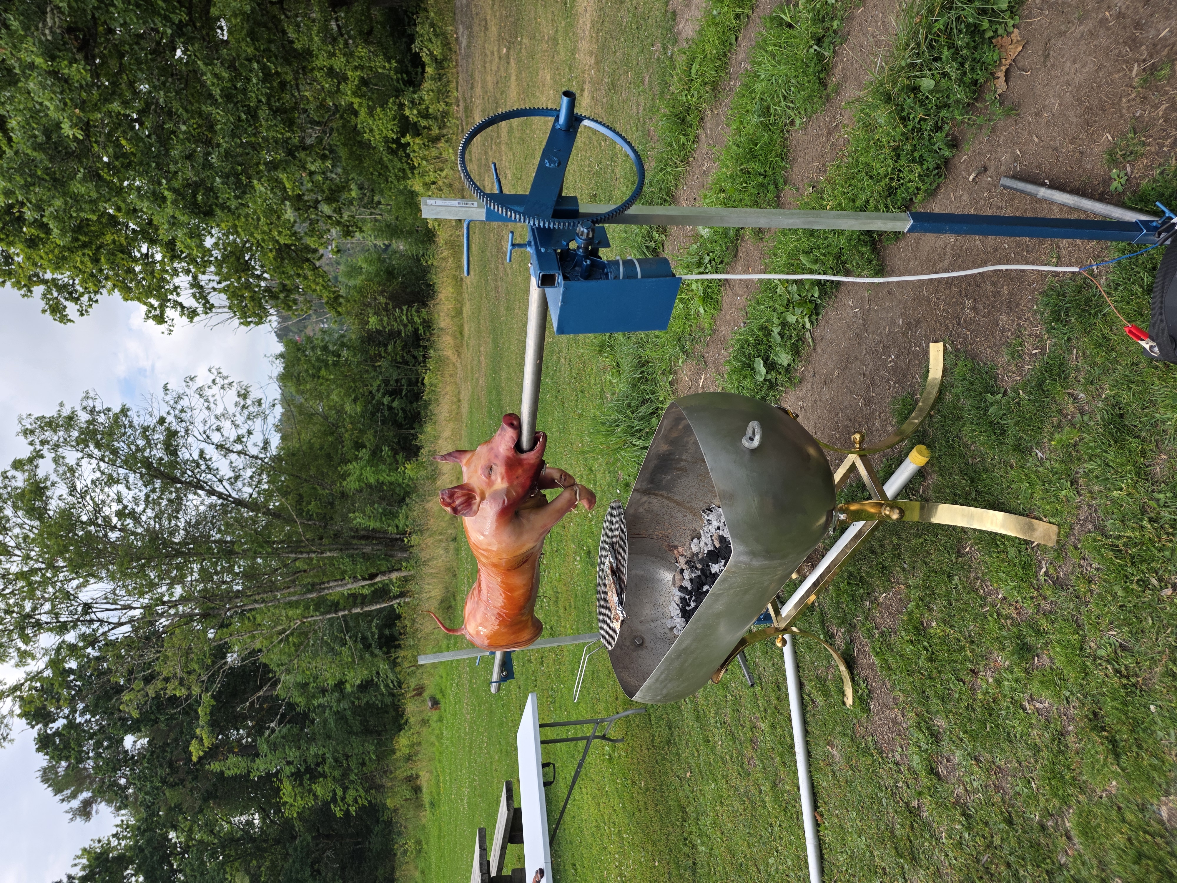 Grill med rotisserisett for gris / lam