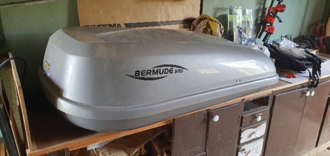 Roof box 320 liters