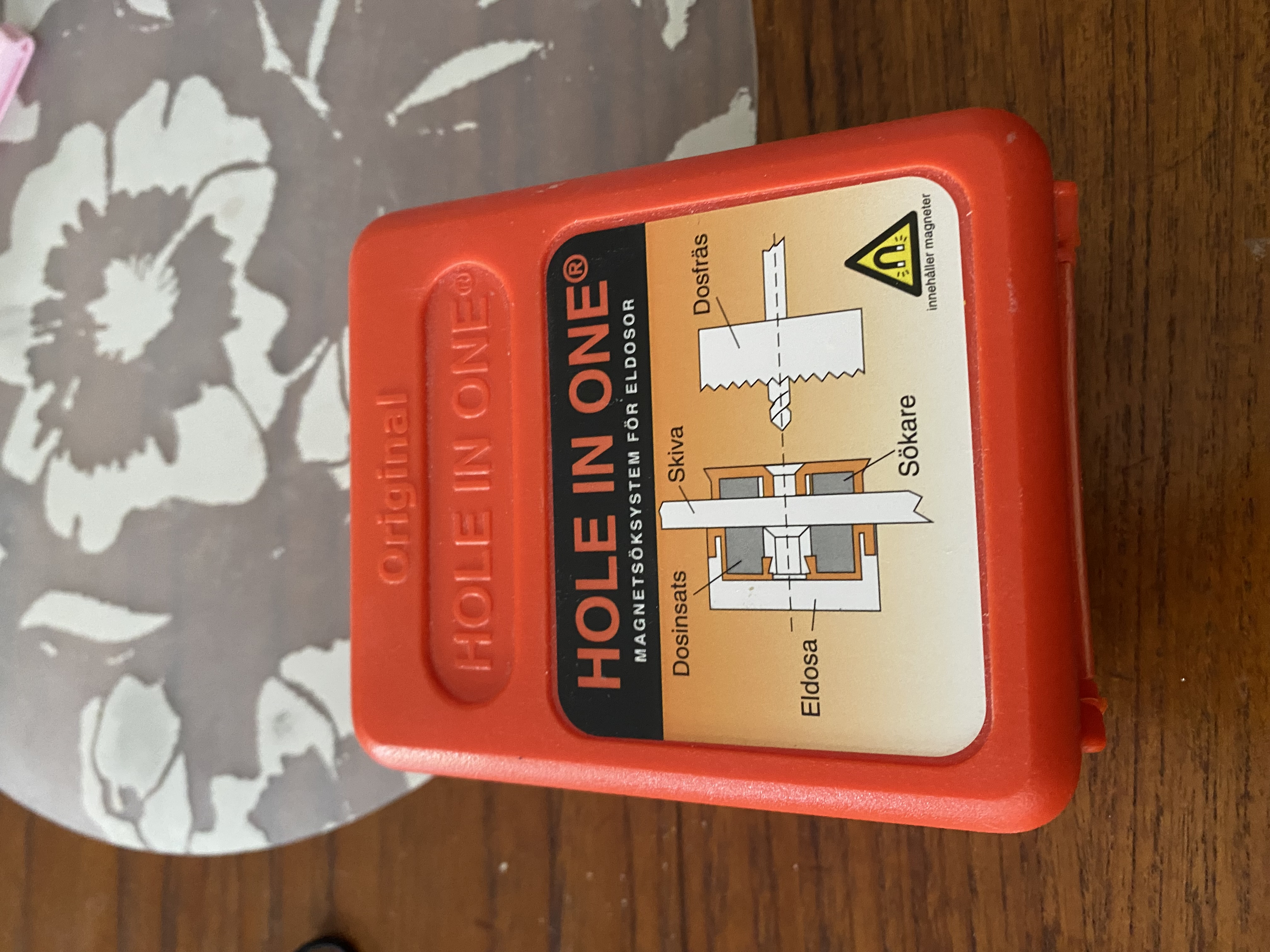 Hole in one / dossökare med hålsågar 73/83mm