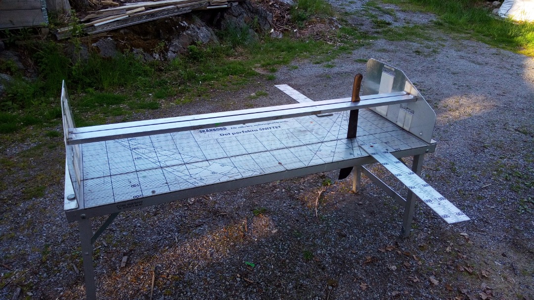 Skärbord för isolering
