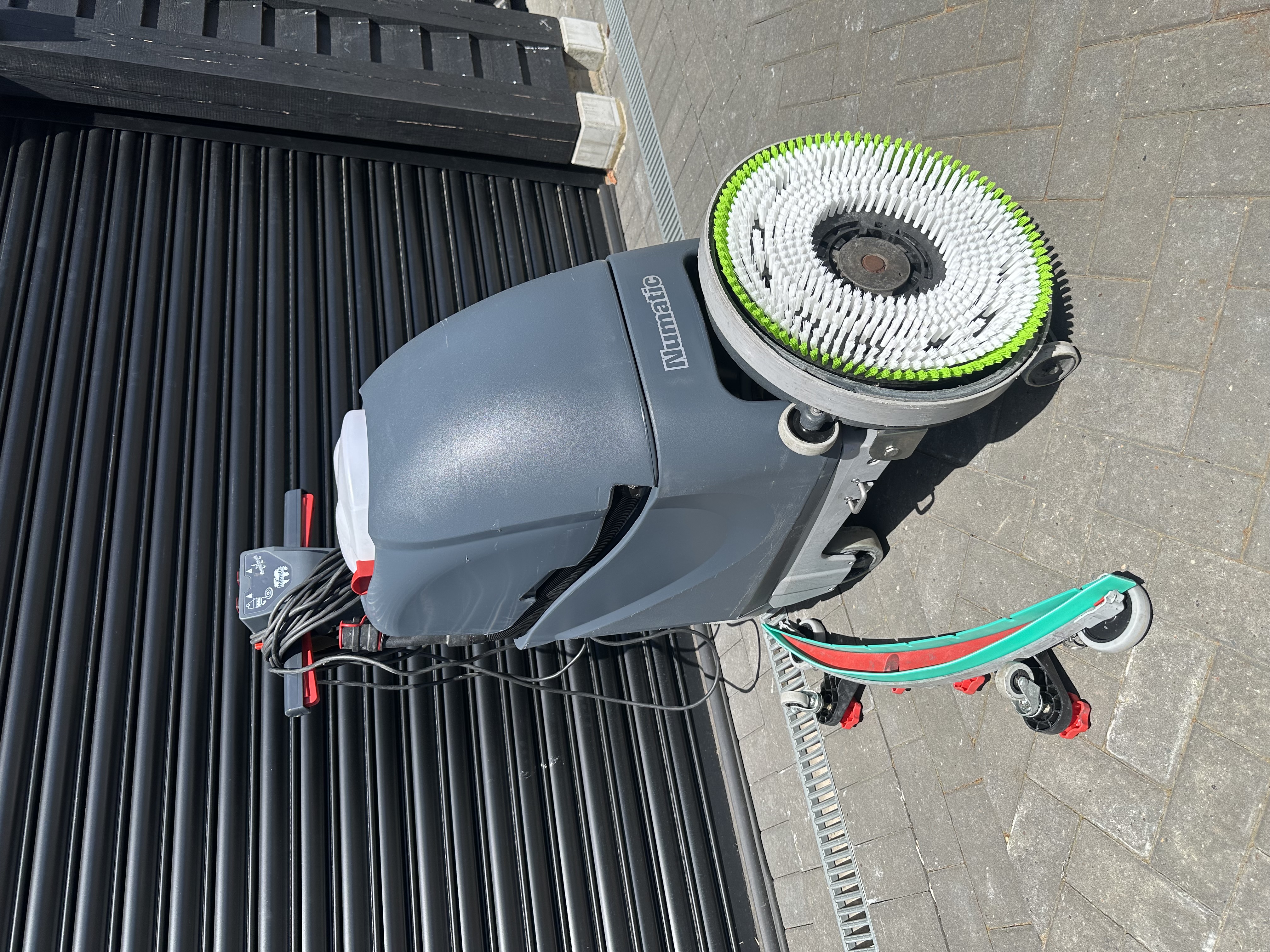 Numatic 240v scrubber dryer