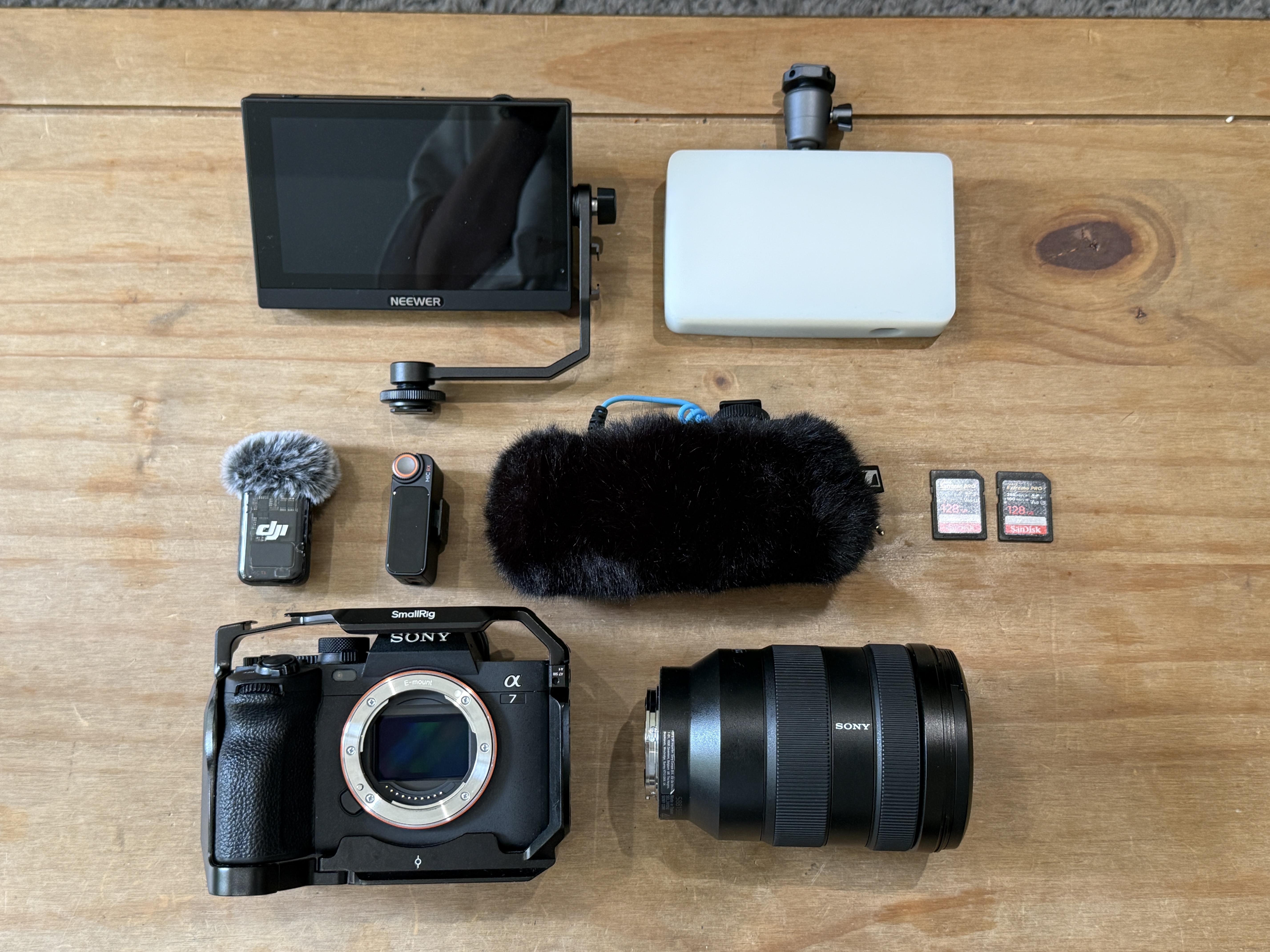 Sony videography bundle - sony a7iv + 24-105mm f4 sony lens + accessories