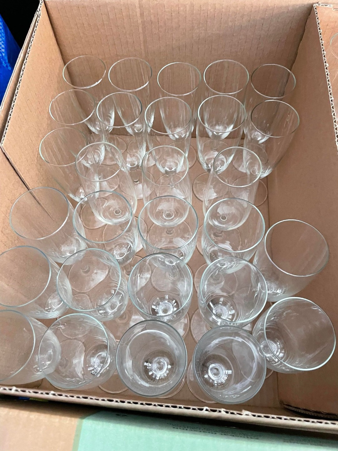 56 champagneglas uthyres