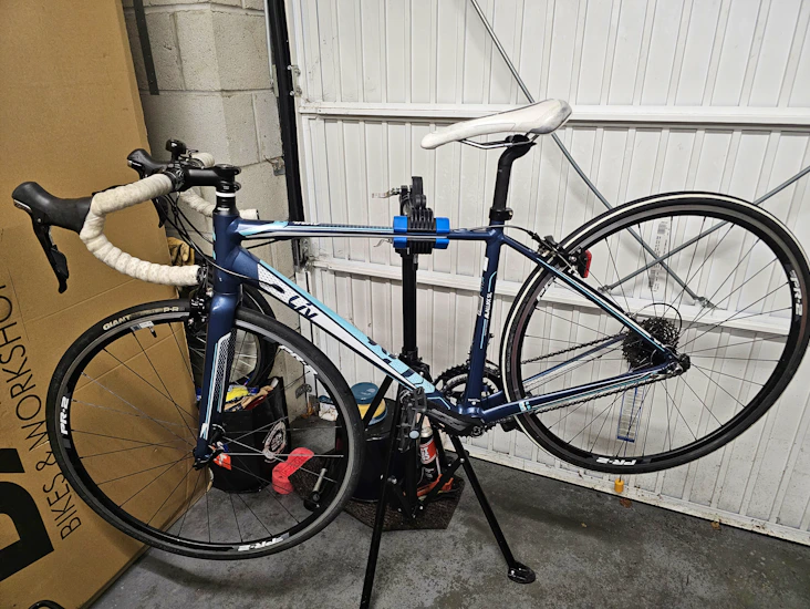 Liv avail 1 - size small road bike