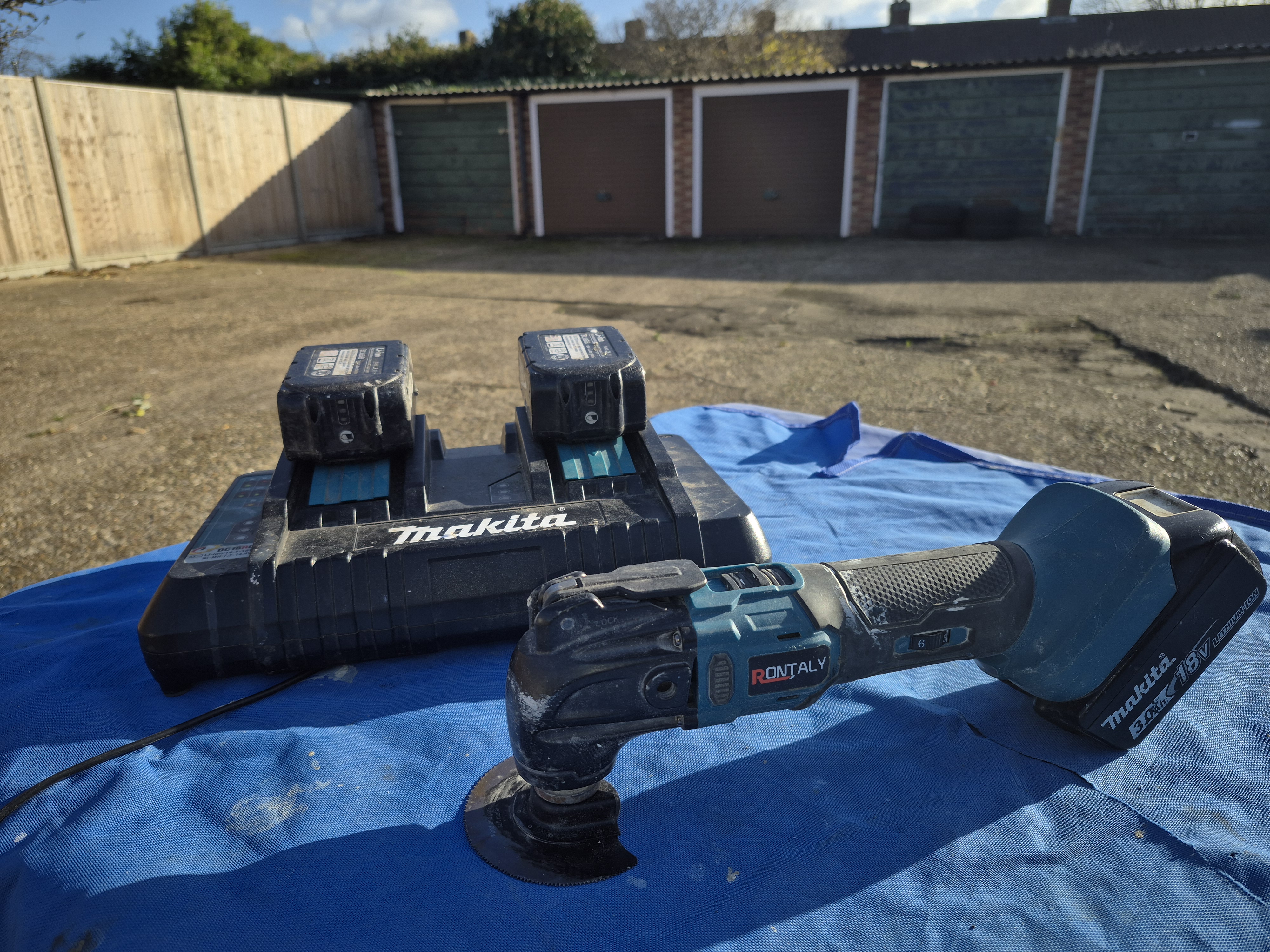 Makita battery powered multi tool