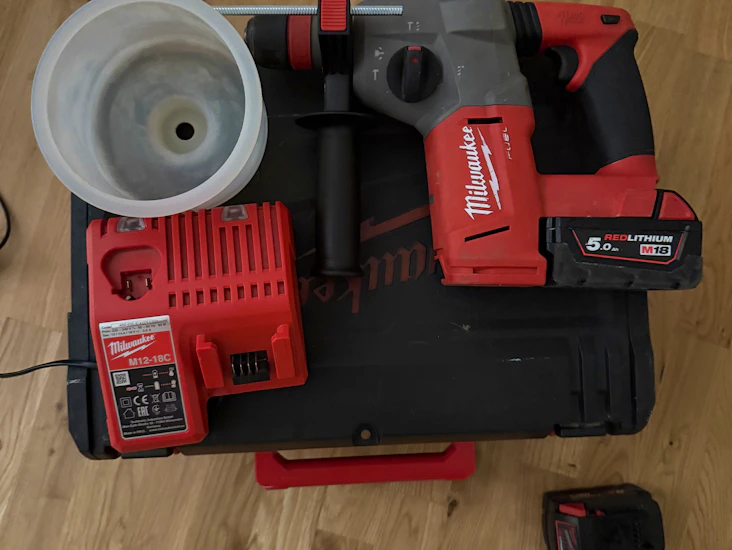 Milwaukee borrhammar, betong, betongborrmaskin