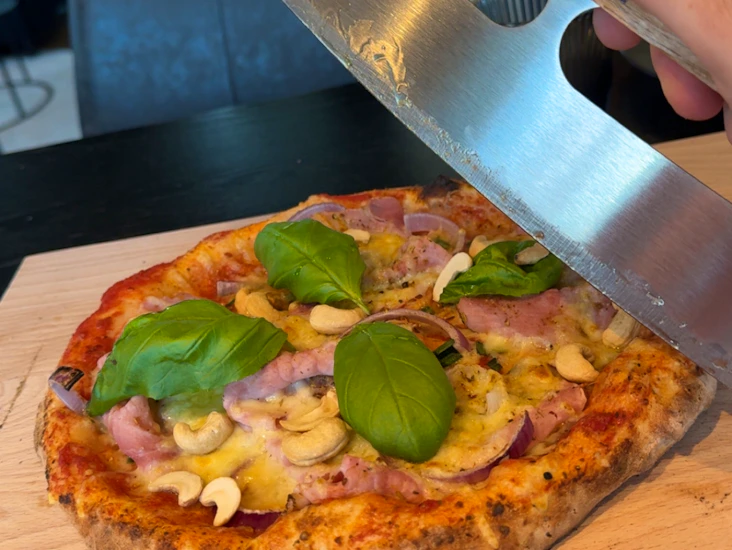 Ooni koda 16 pizzaovn med biscotto stein og tilbehør