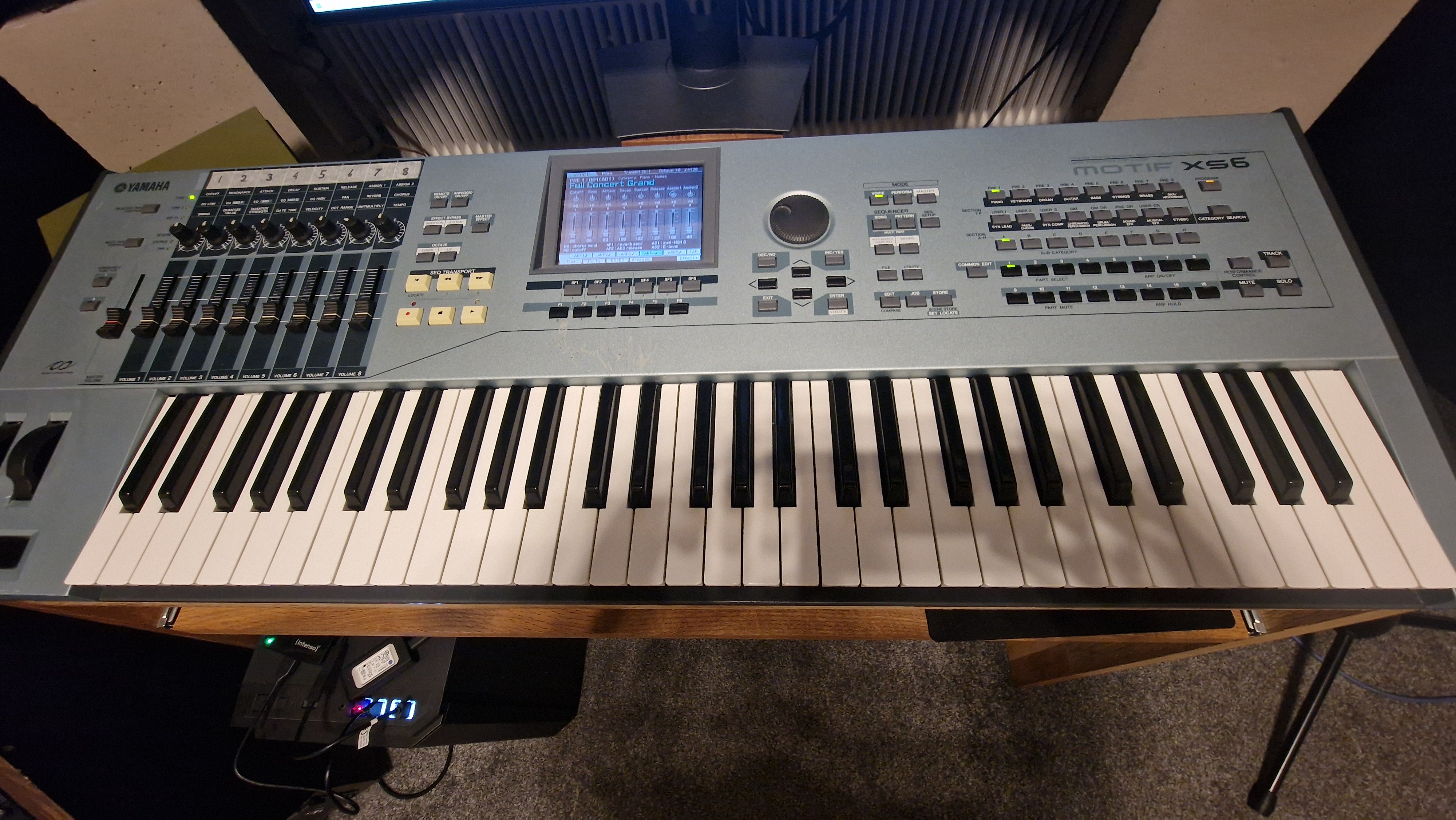 Yamaha motif xs6