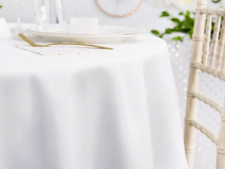 8 vita dukar till bröllop eller fest!