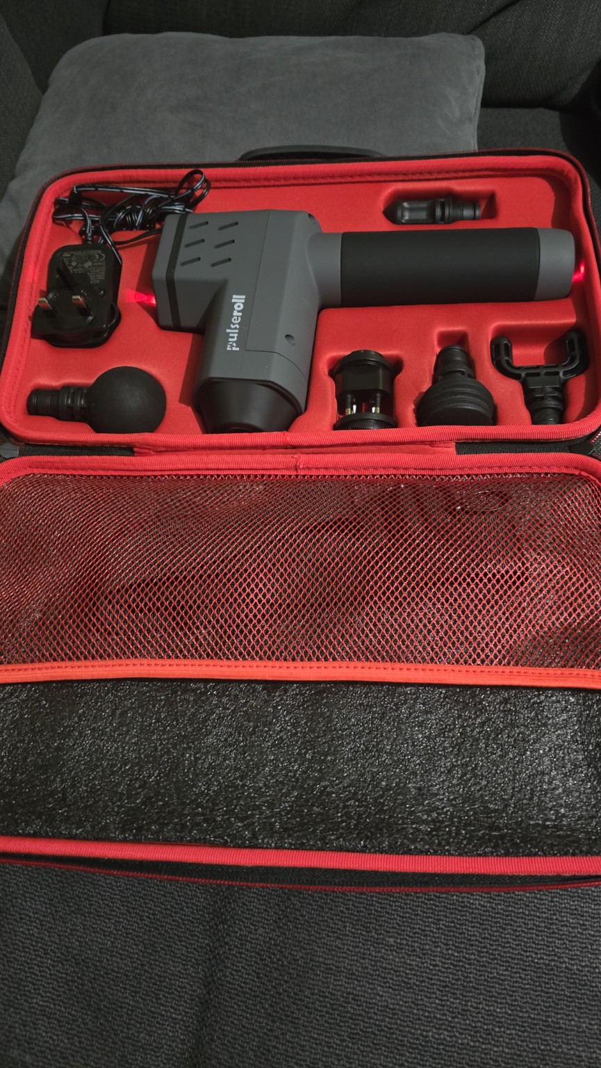 Pulseroll massage gun (percussion) – with case + attachments