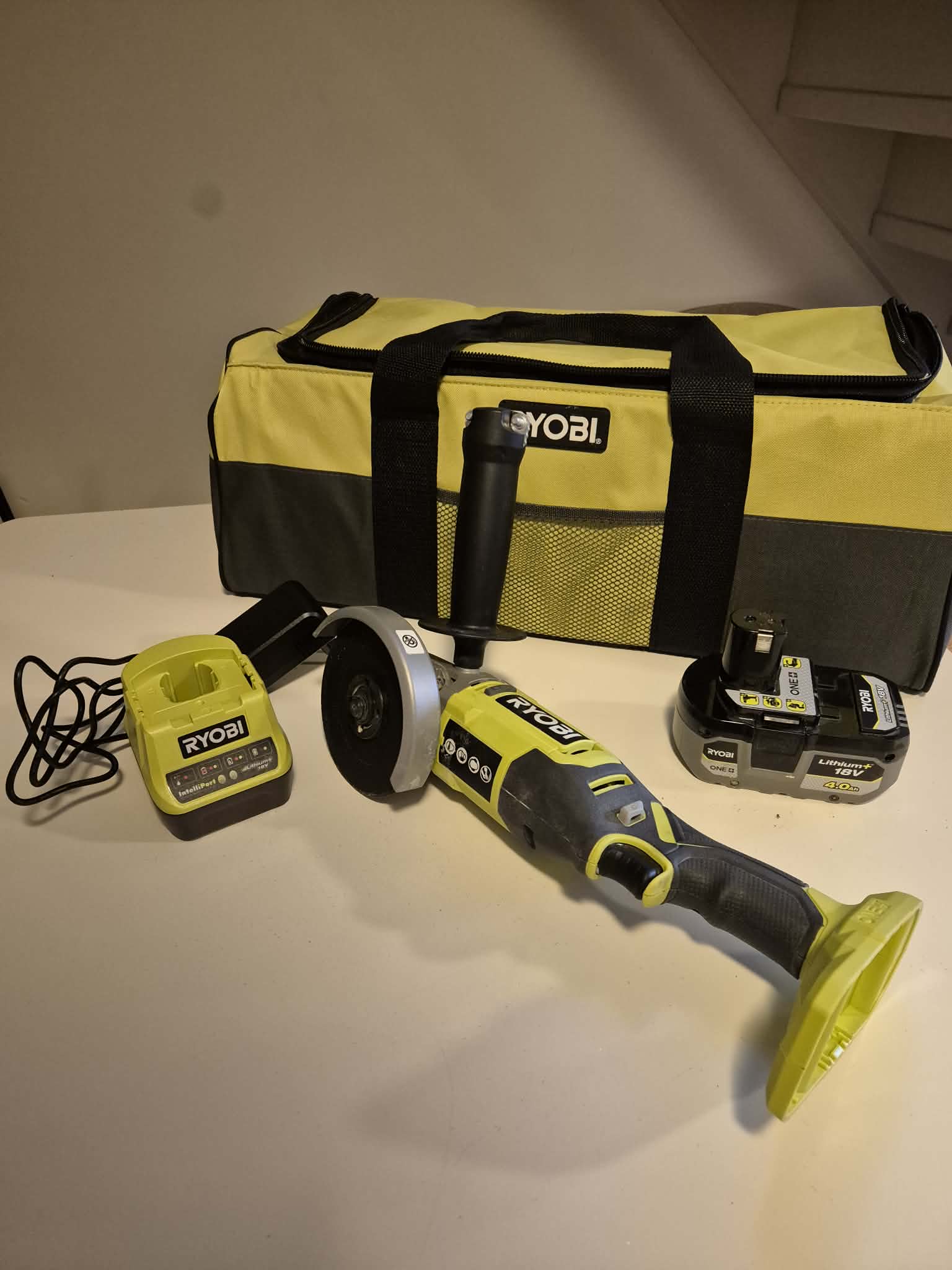 Ryobi one+ 18v vinkelsliper 115 mm (rag18115-0) – inkl. batteri + lader