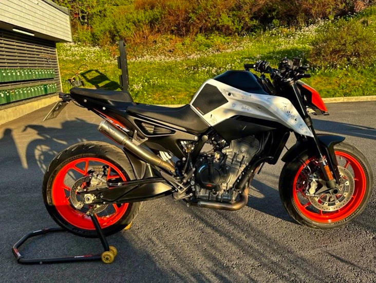 Ktm 790 duke med quickshifter