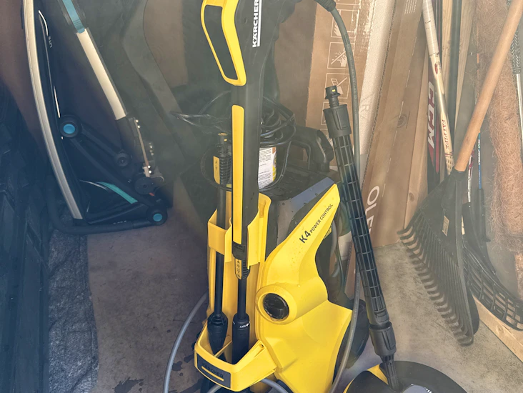 Kärcher k4 högtryckstvätt med terassborste