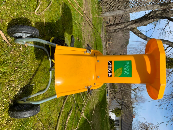 Stiga kompostkvarn och flismaskin