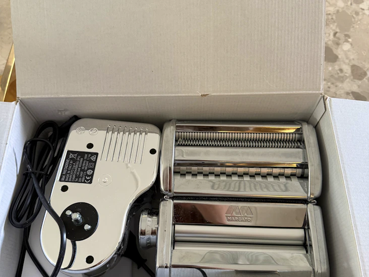 Pasta maskine med motor