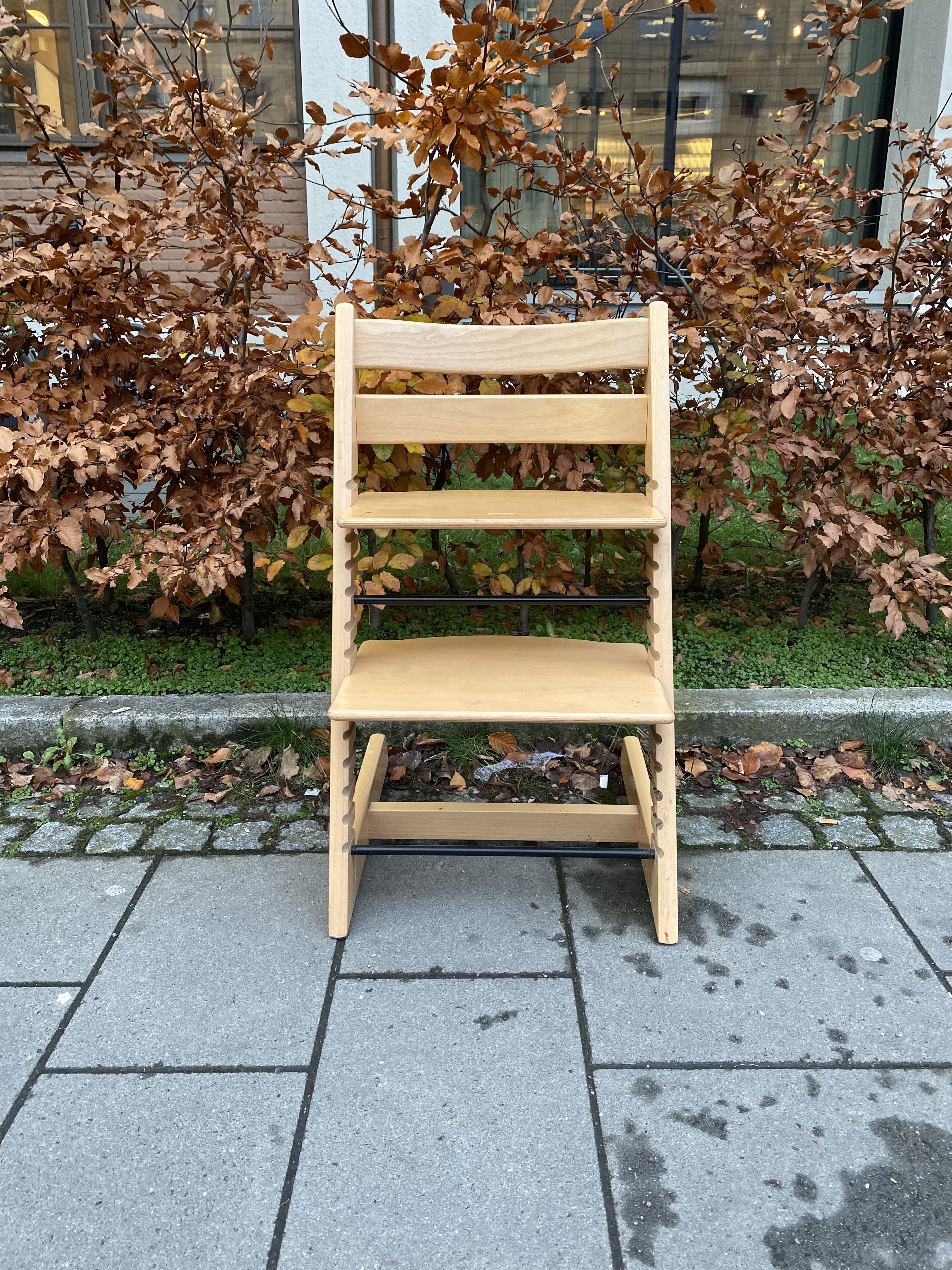 Stokke tripp trapp stol med utstyr!!🌻💛 lei flere stoler samtidig!!