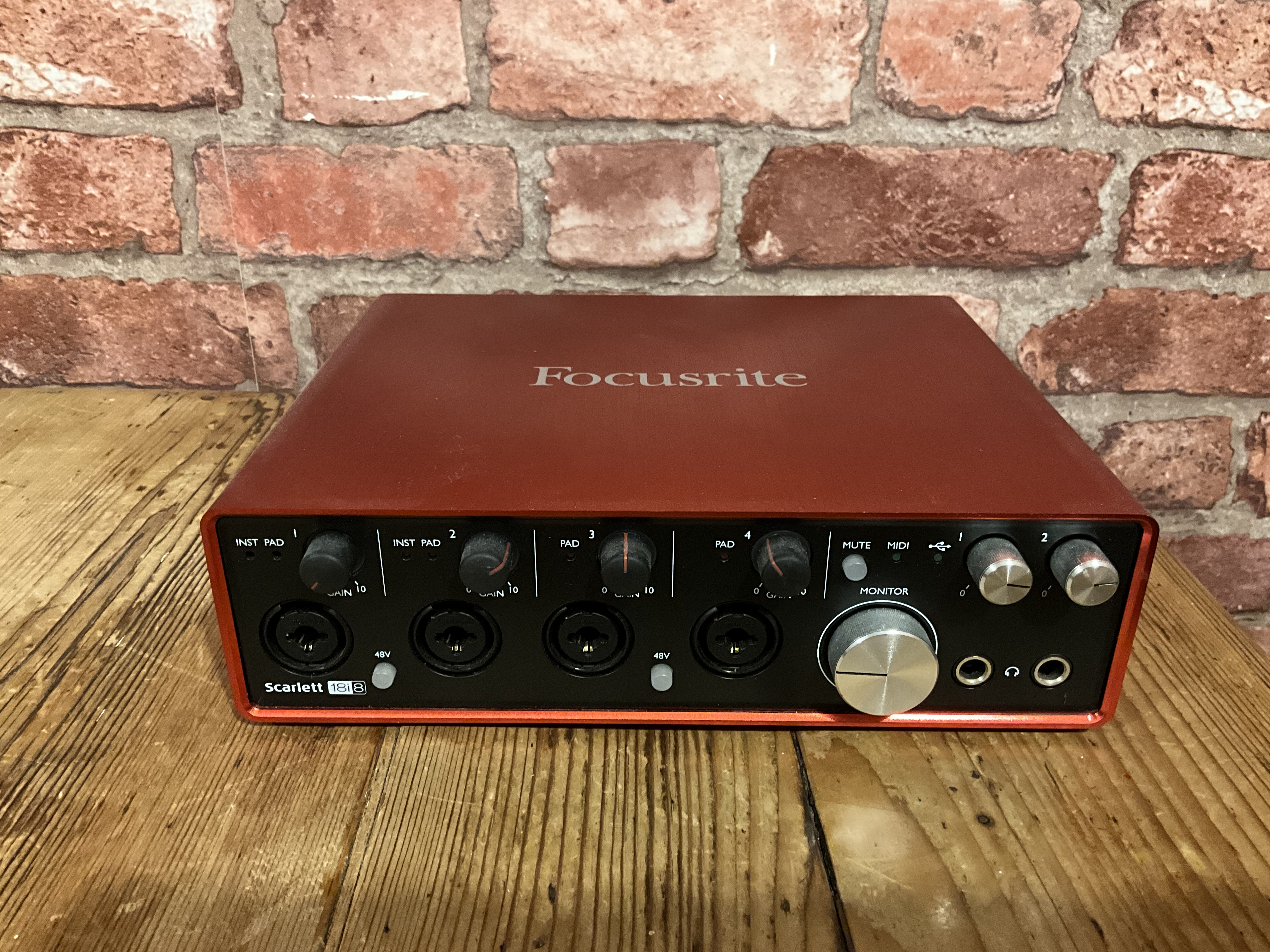 Focusrite scarlet 8i8 second generation audio interface