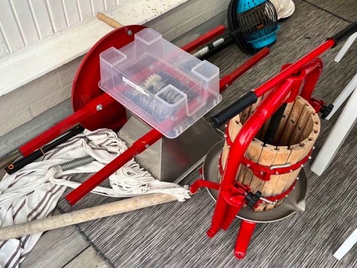 Fruktkross och fruktpress