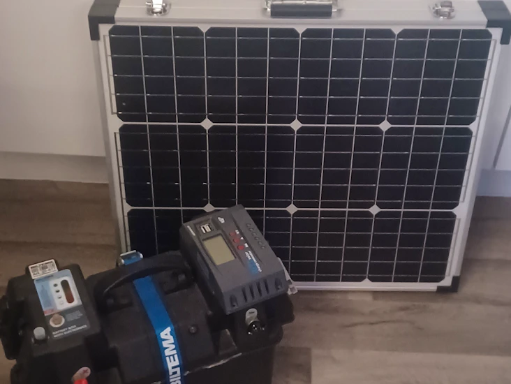 12 och 5v powerstation