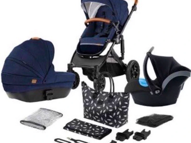 Barnvagn med tillbehör