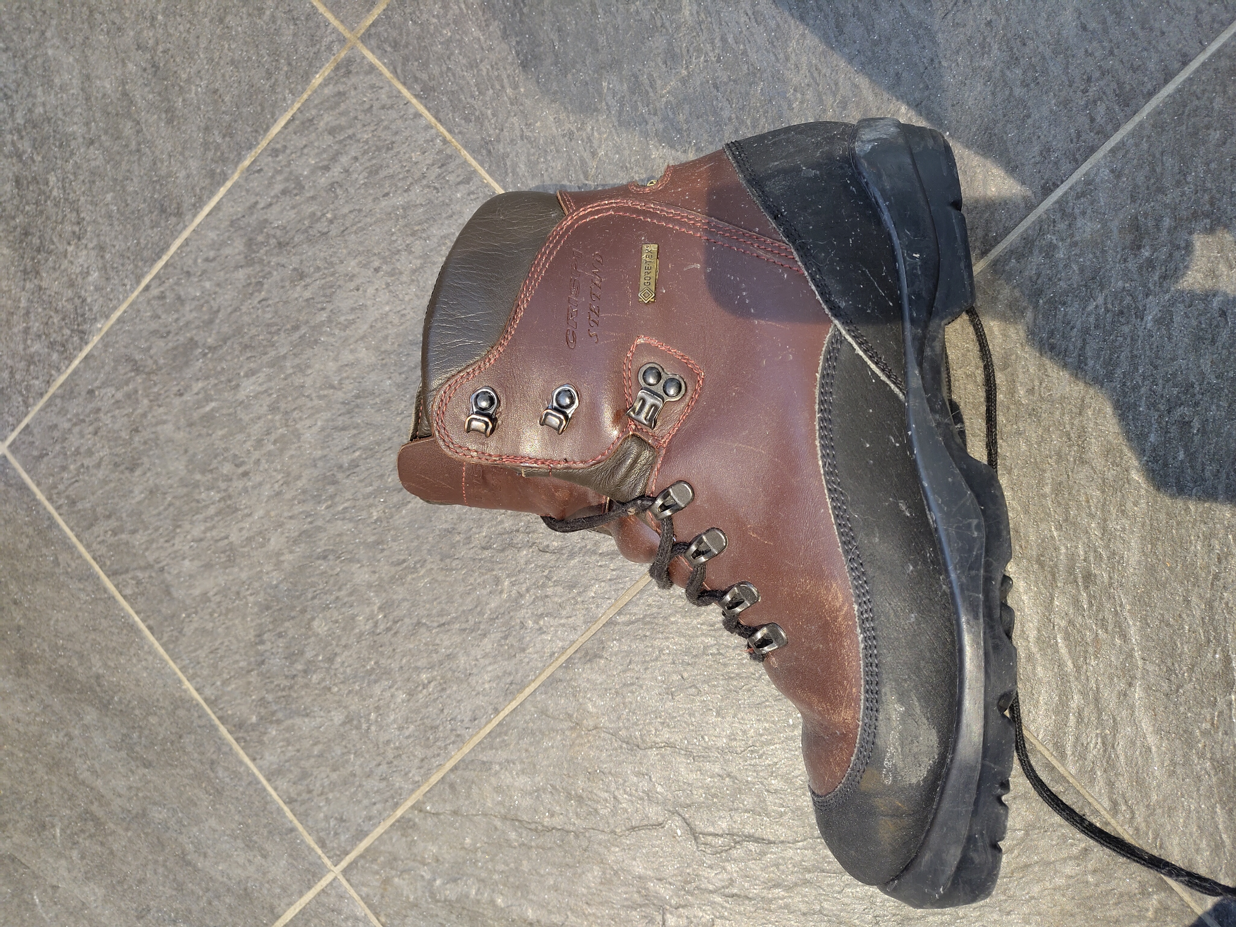 Turskidpjäxa crispi stetind 