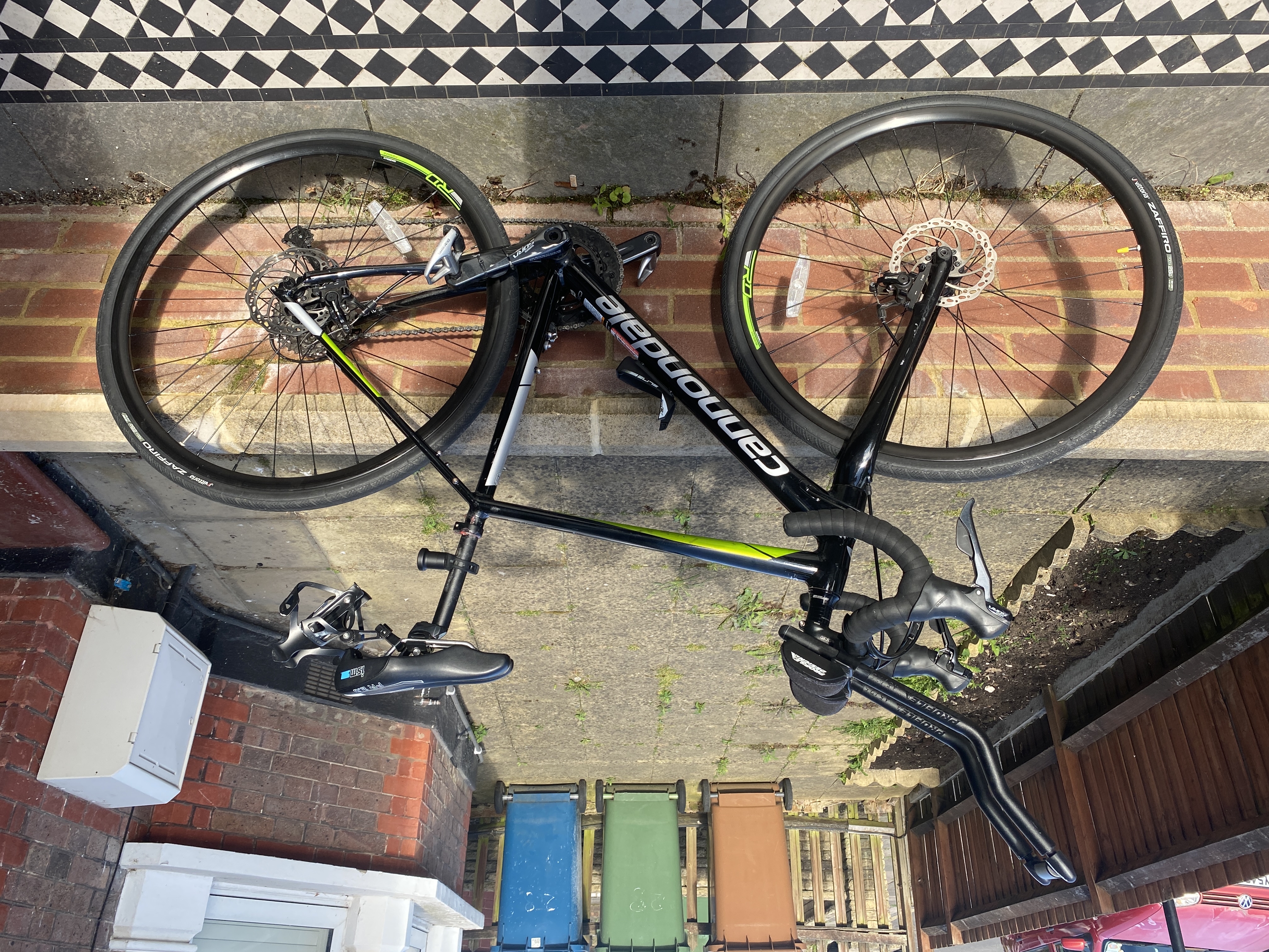 Men’s road bike medium size - cannondale synapse great all-rounder & commuter bike