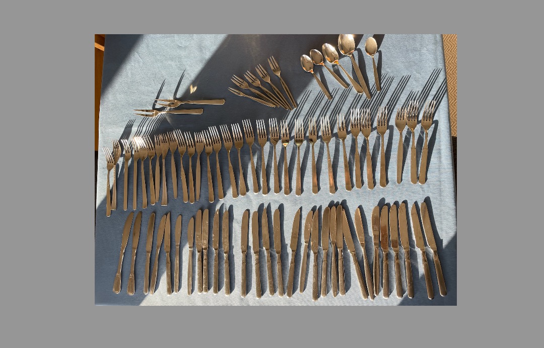 Bestick - ca 30 kuvert (blandade)