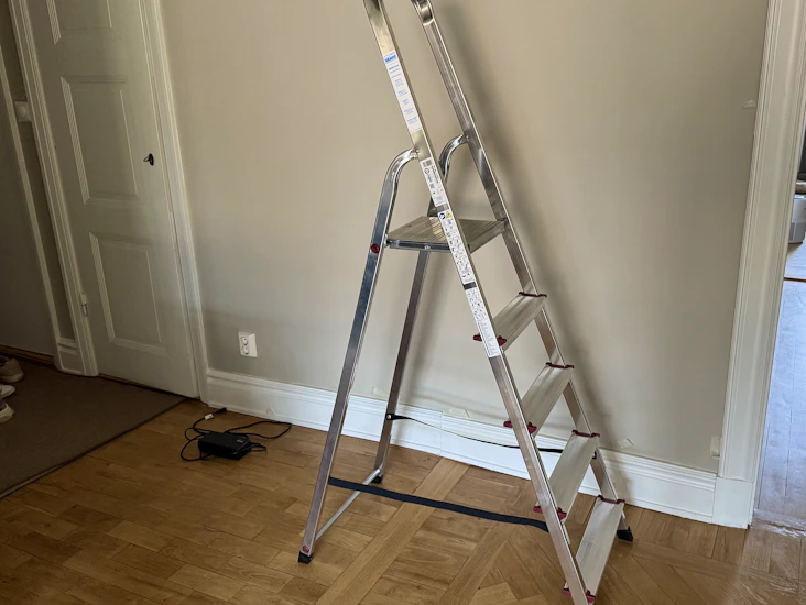 Stege - 5 steg - 100 cm till plattform (arbetshöjd cirka 300 cm)