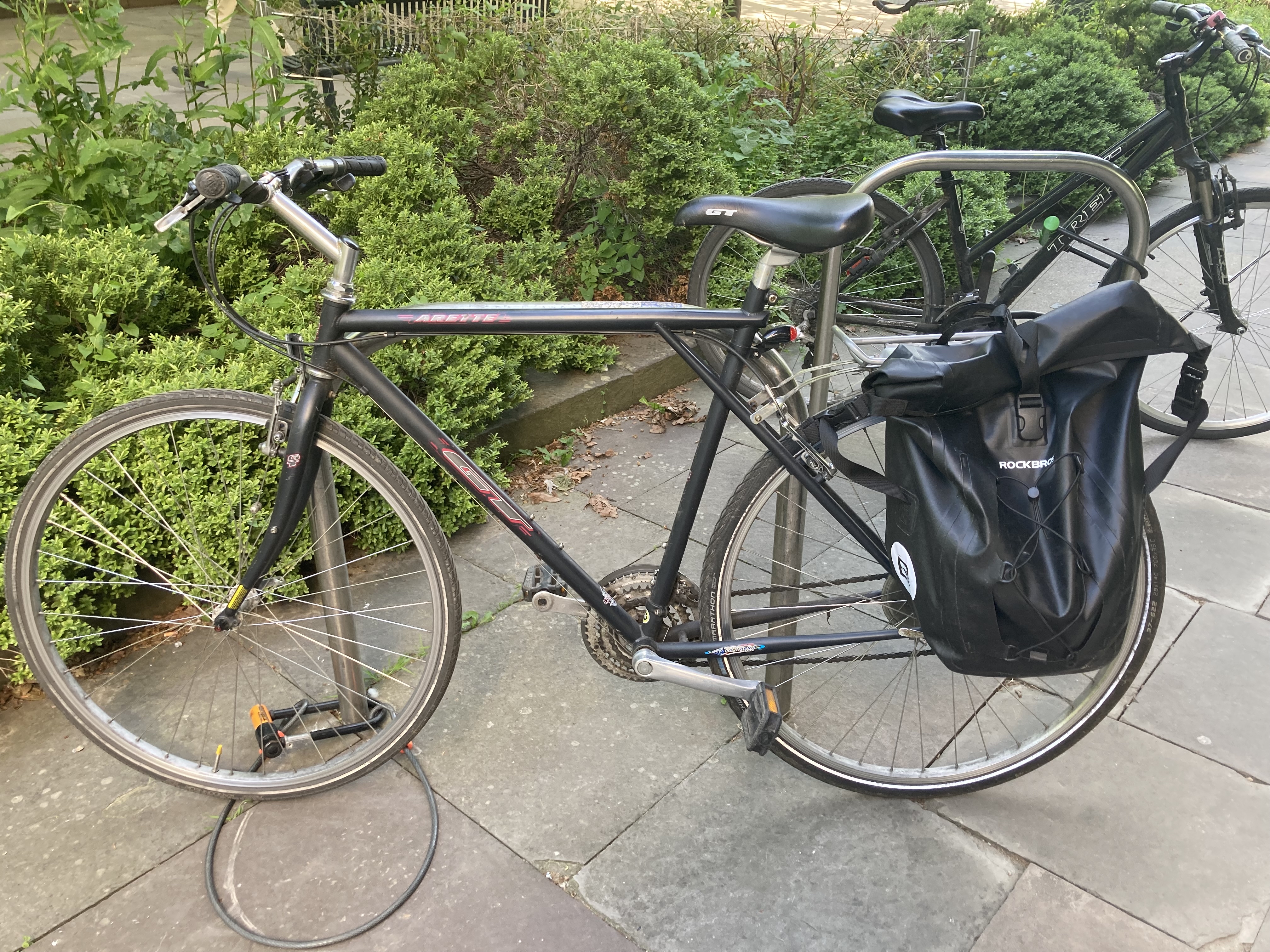 Gt arrete hybrid bike,  westbury park, bristol