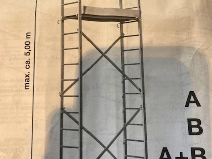 Stillads let med arbejdshøjde på 5 meter