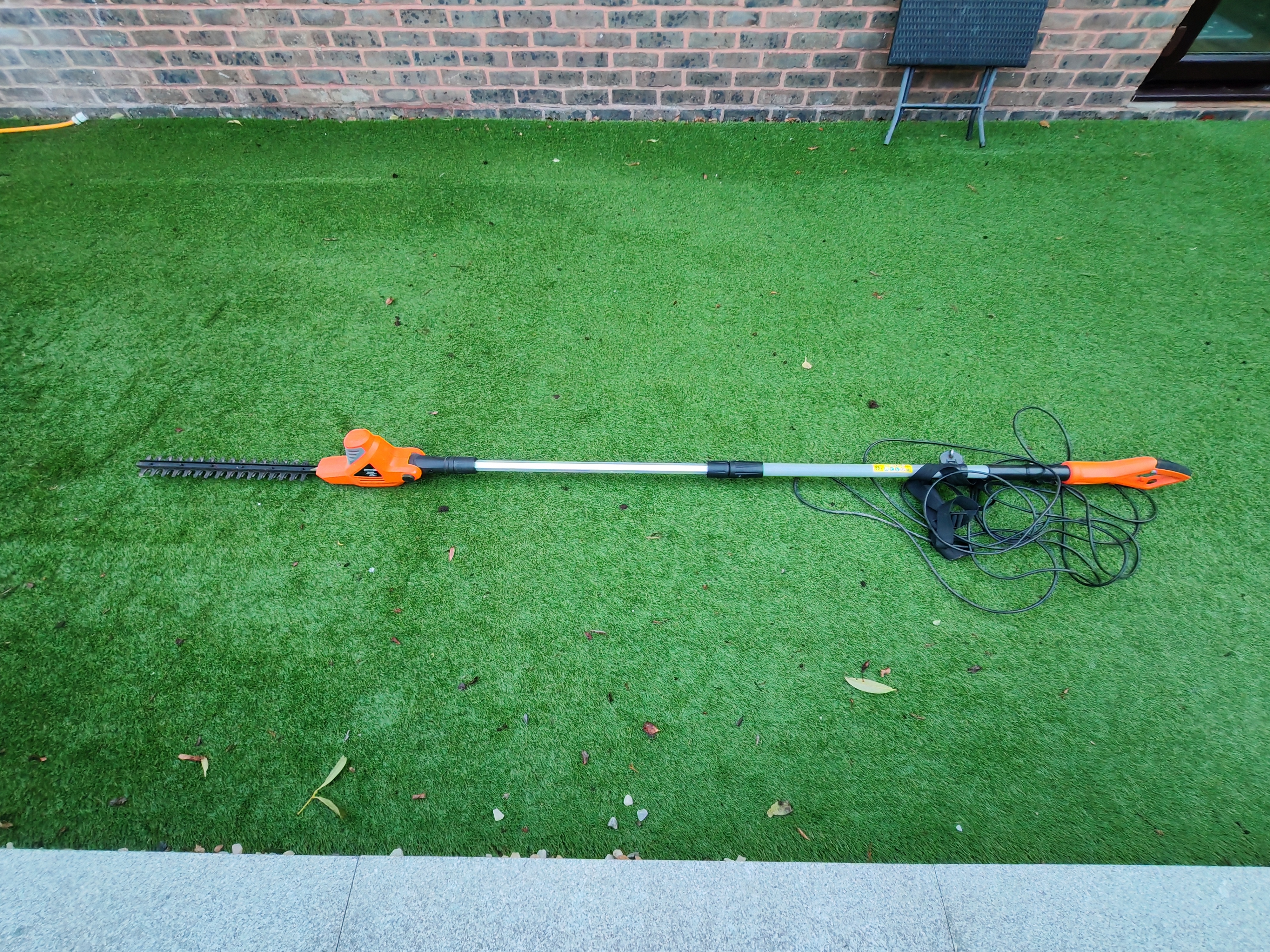 Extendable hedge trimmer 2-3 meters 