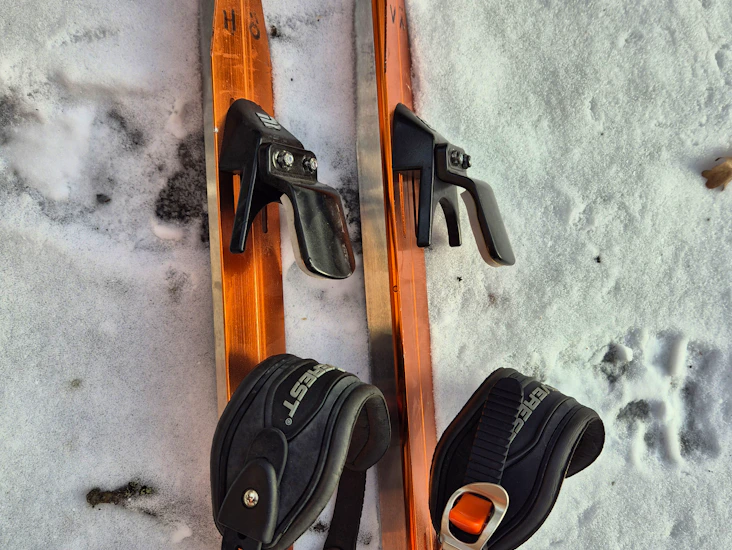 Enkla långfärdsskridskor anpssningsbara