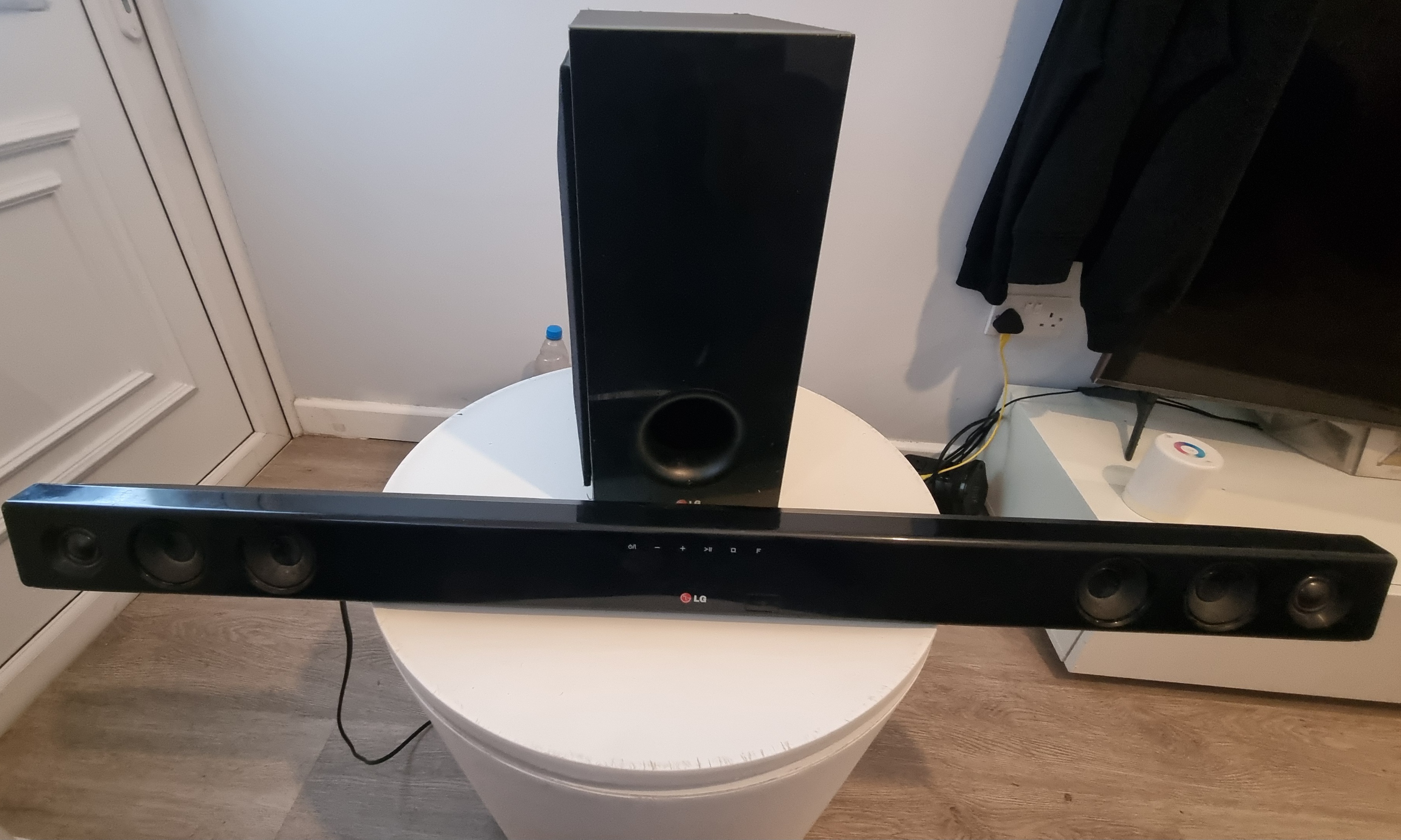 Lg soundbar x sub woofer (nb3530a)