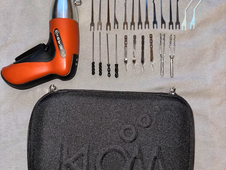 Klom professional dyrk pistol