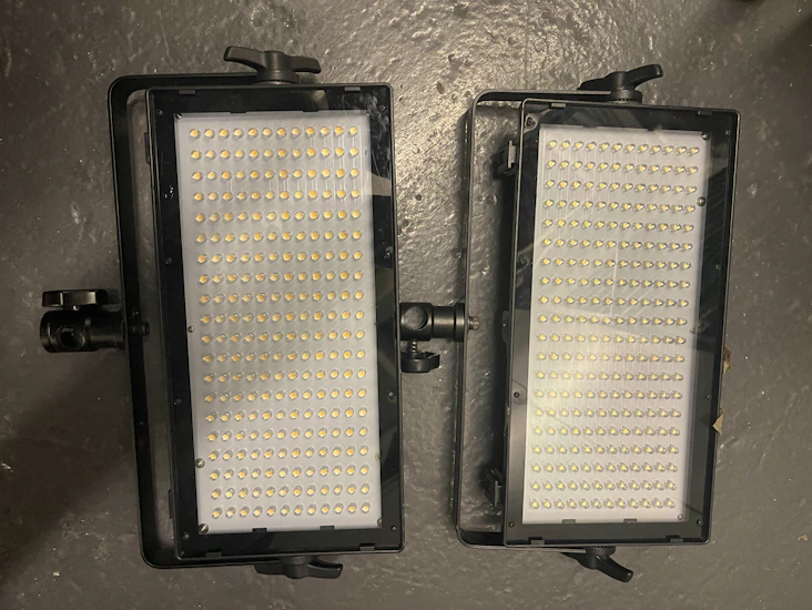 2x genaray sp-e-240b led lights w stands