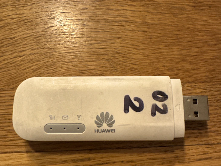 Huawei e8372h-320 lte/4g 150 mbps usb mobile wi-fi dongle