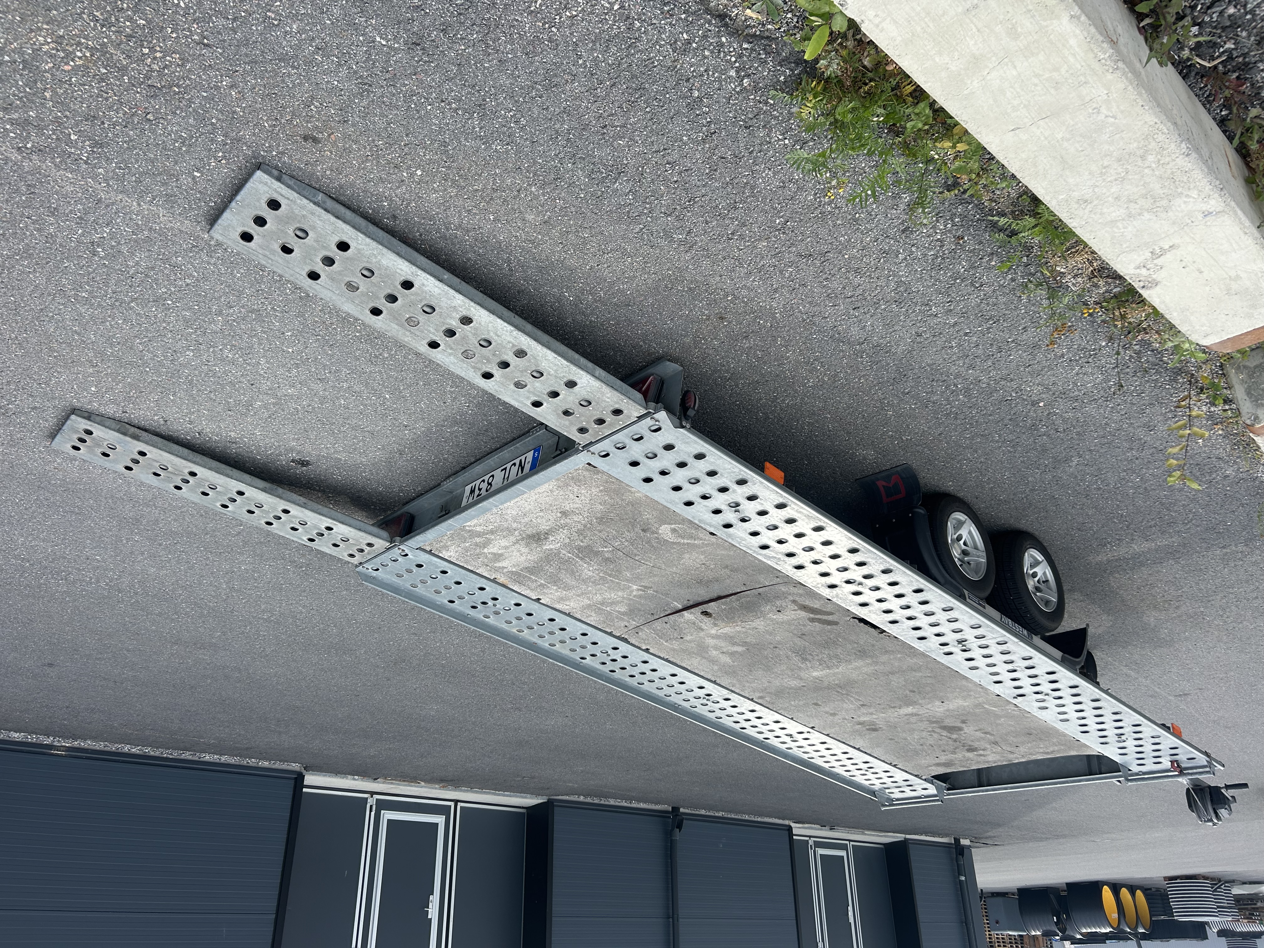 Biltrailer winsch låg lastvinkel 2700kg lastar 2134kg westbay