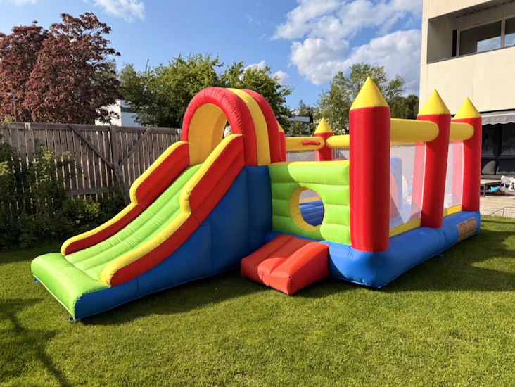 Ny xxl hoppborg för kalas