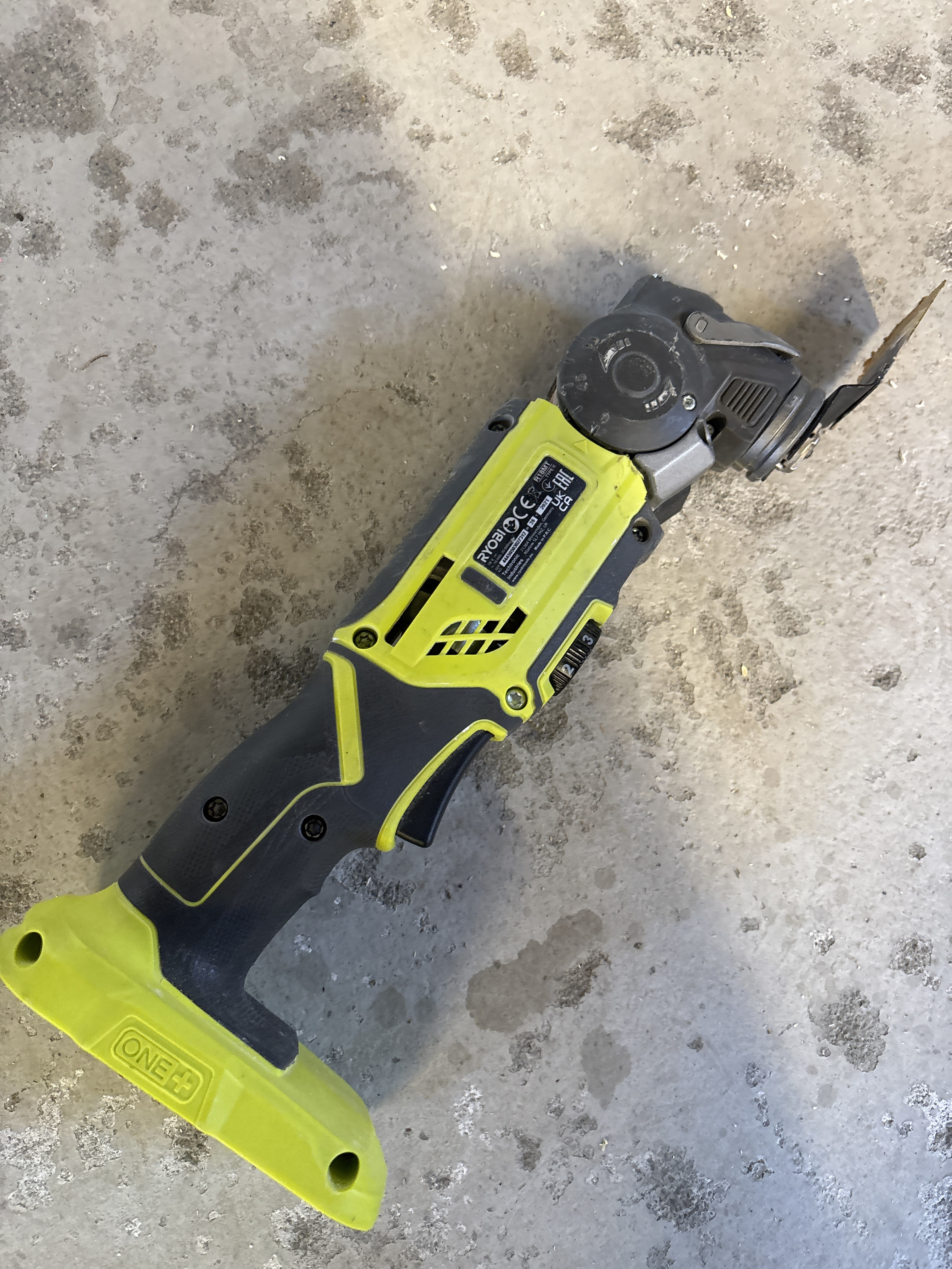 Ryobi multivertkøy feinsag batteridrevet