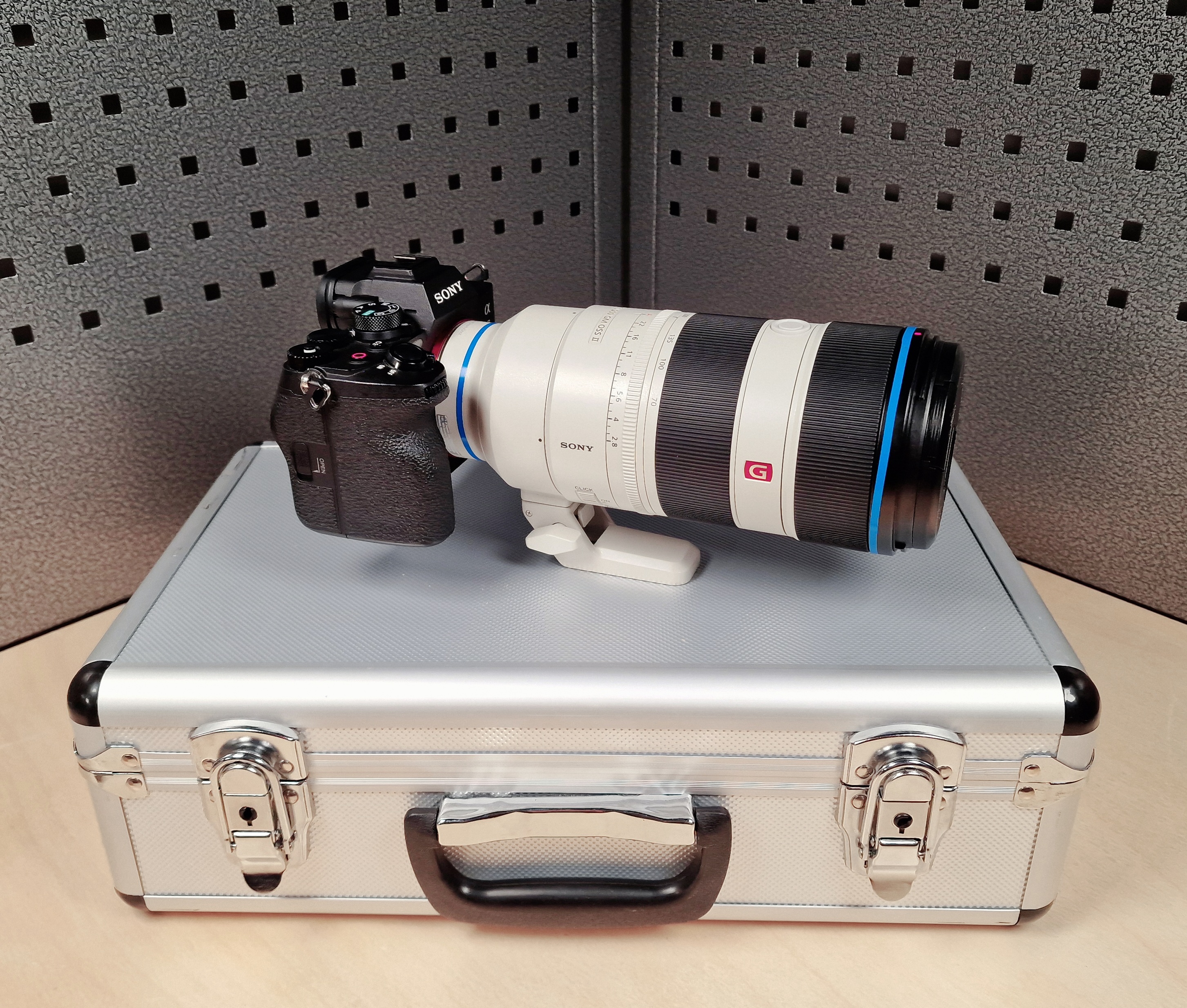 Sony a74  + sony 70-200 mm lens gm 2.8 sony a7iv sony 70 200 lens